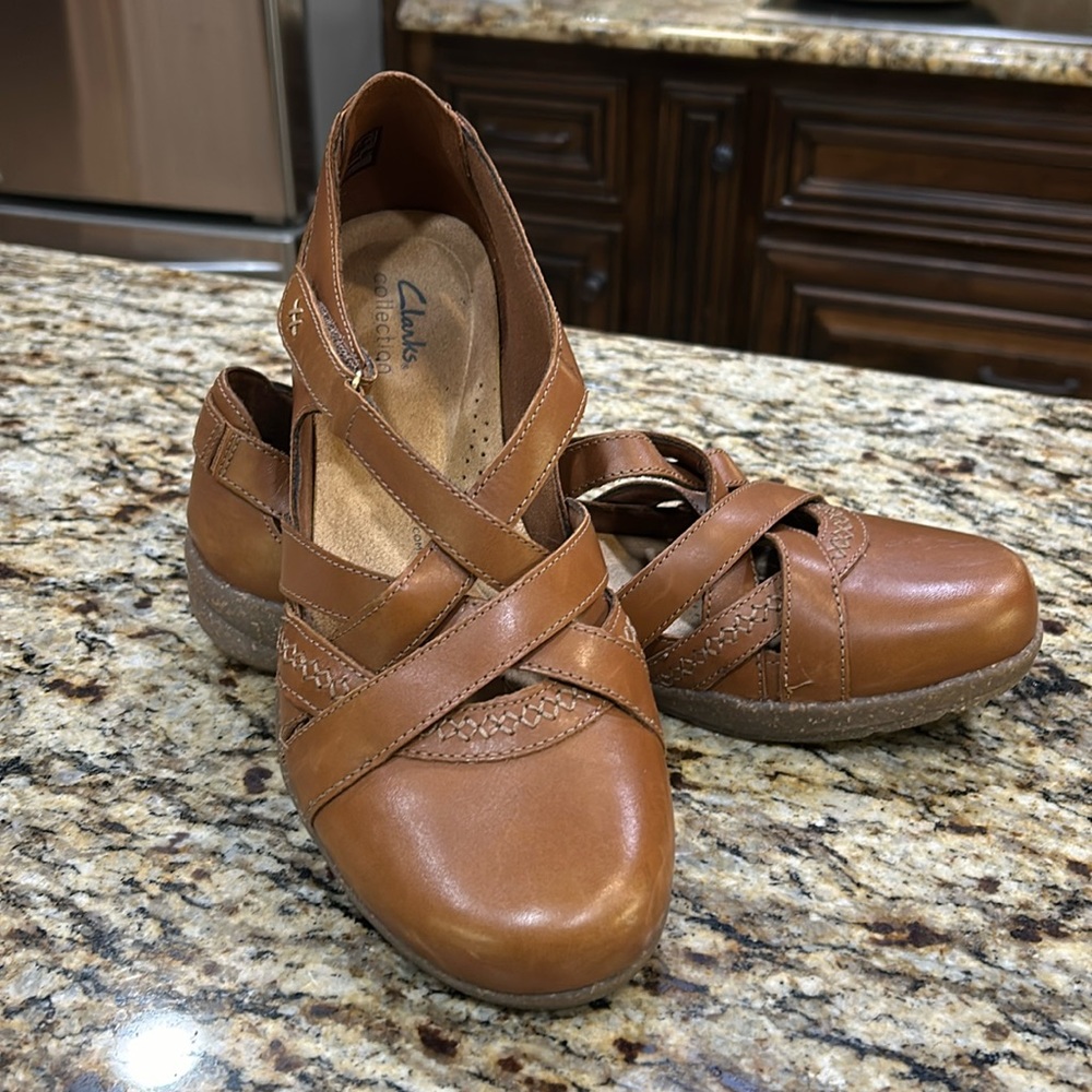 Like new Clarks Shoes